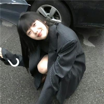 黑暗中的两个人